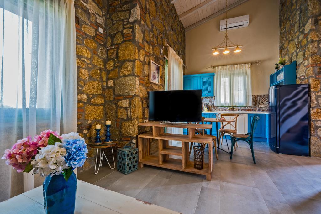 Mediterraneo Luxury Suites Halkidiki Vourvourou Exterior foto