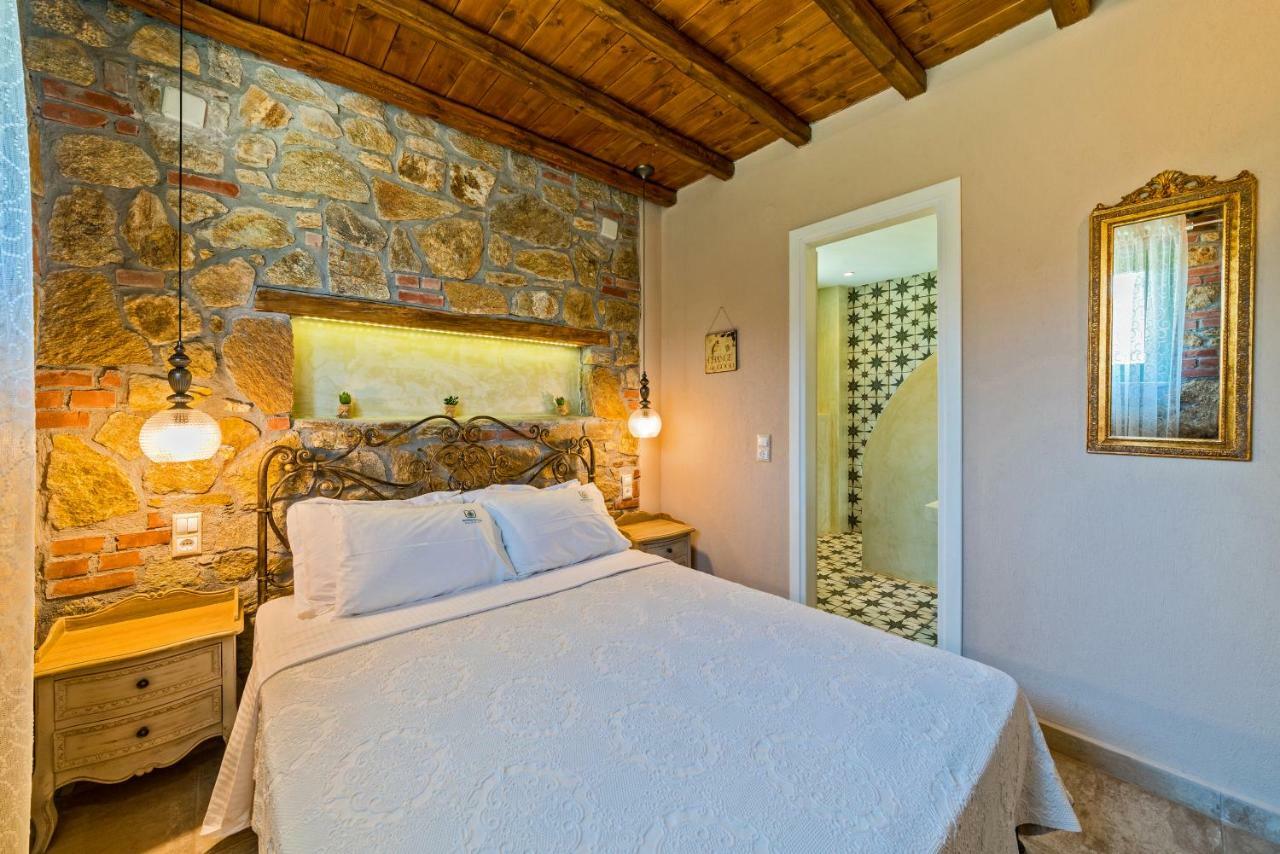 Mediterraneo Luxury Suites Halkidiki Vourvourou Exterior foto